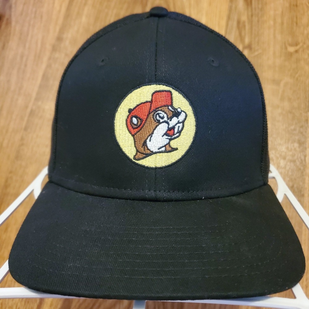 Buc-ees Hat Cap Adult Black Fitted Mesh Embroidered Logo Gas Station